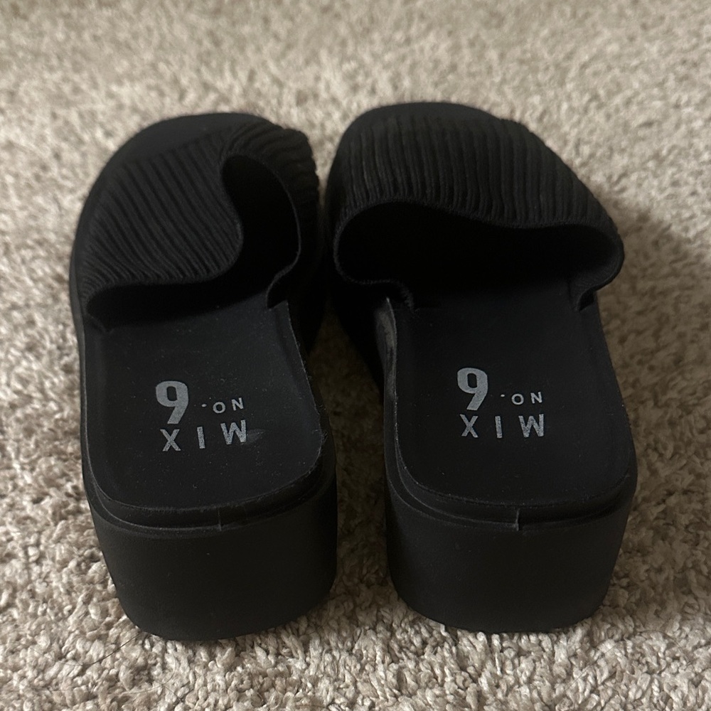 Mix No. 6 Black Ribbed Slide Sandals - Picture 2 of 3